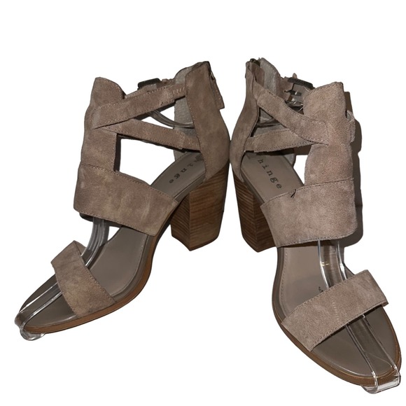 Hinge Strappy Heels 9M - Picture 4 of 9